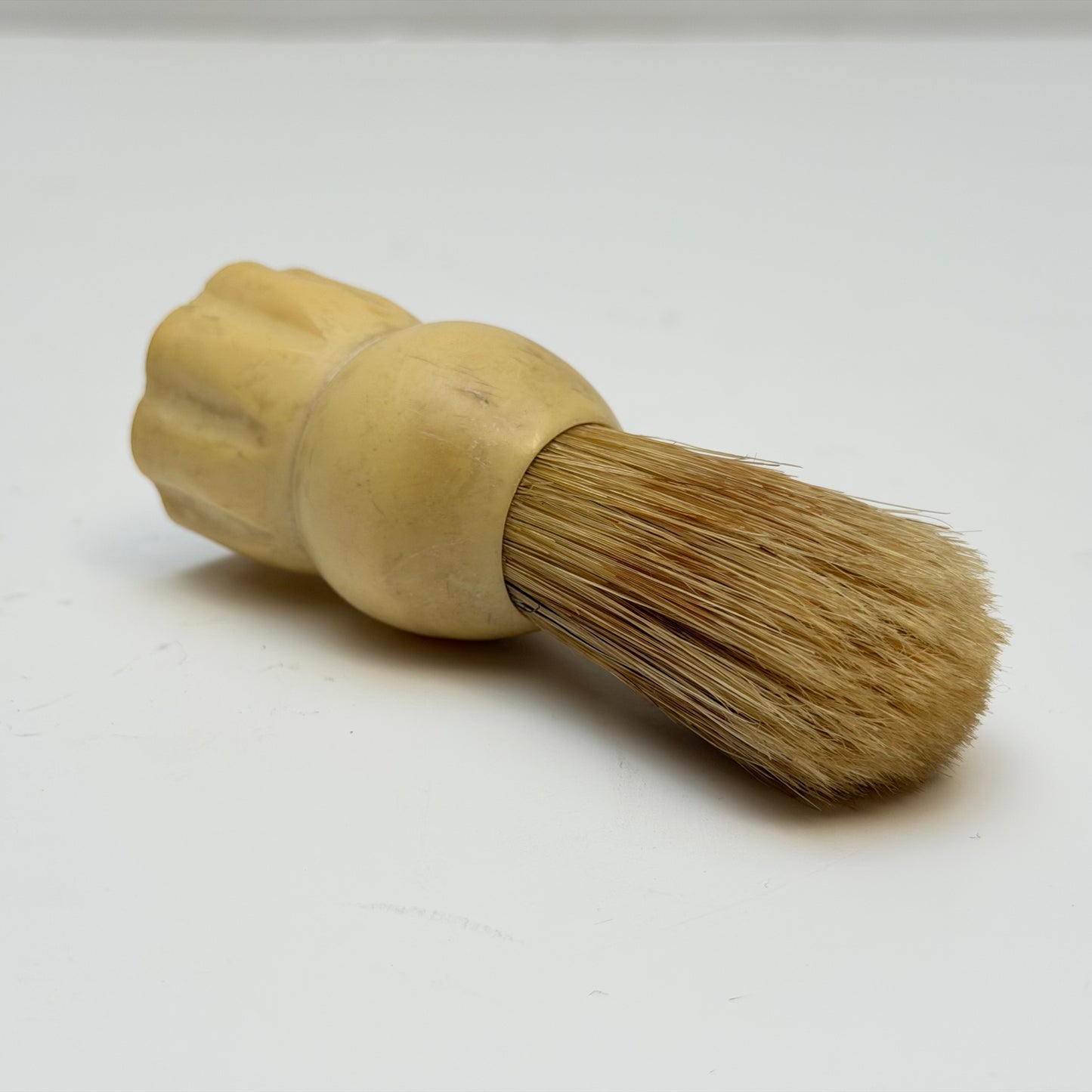 BB048 ANTIQUE CREAM SHAVING BRUSH