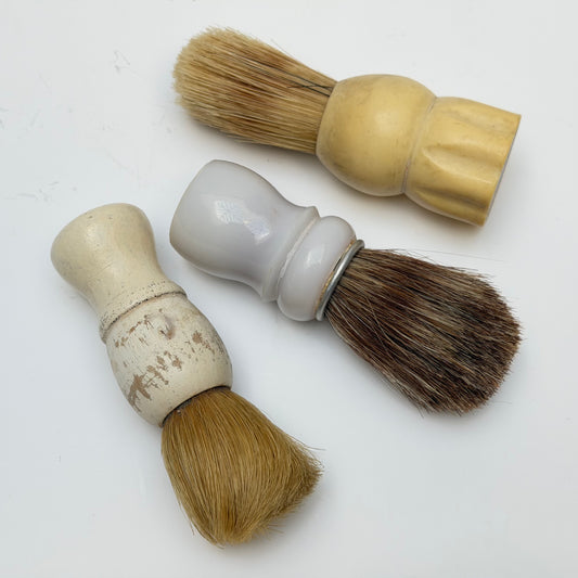 BB051 SET OF 3 ANTIQUE SHAVING BRUSHES