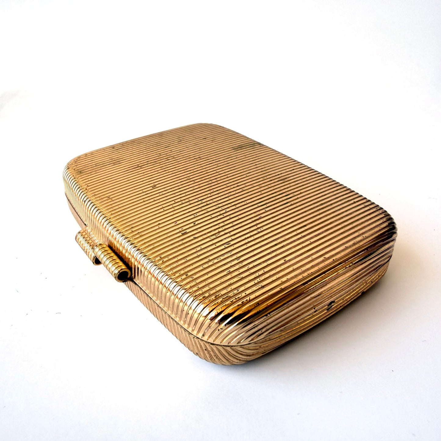 BB053 VINTAGE GOLD REVLON COMPACT