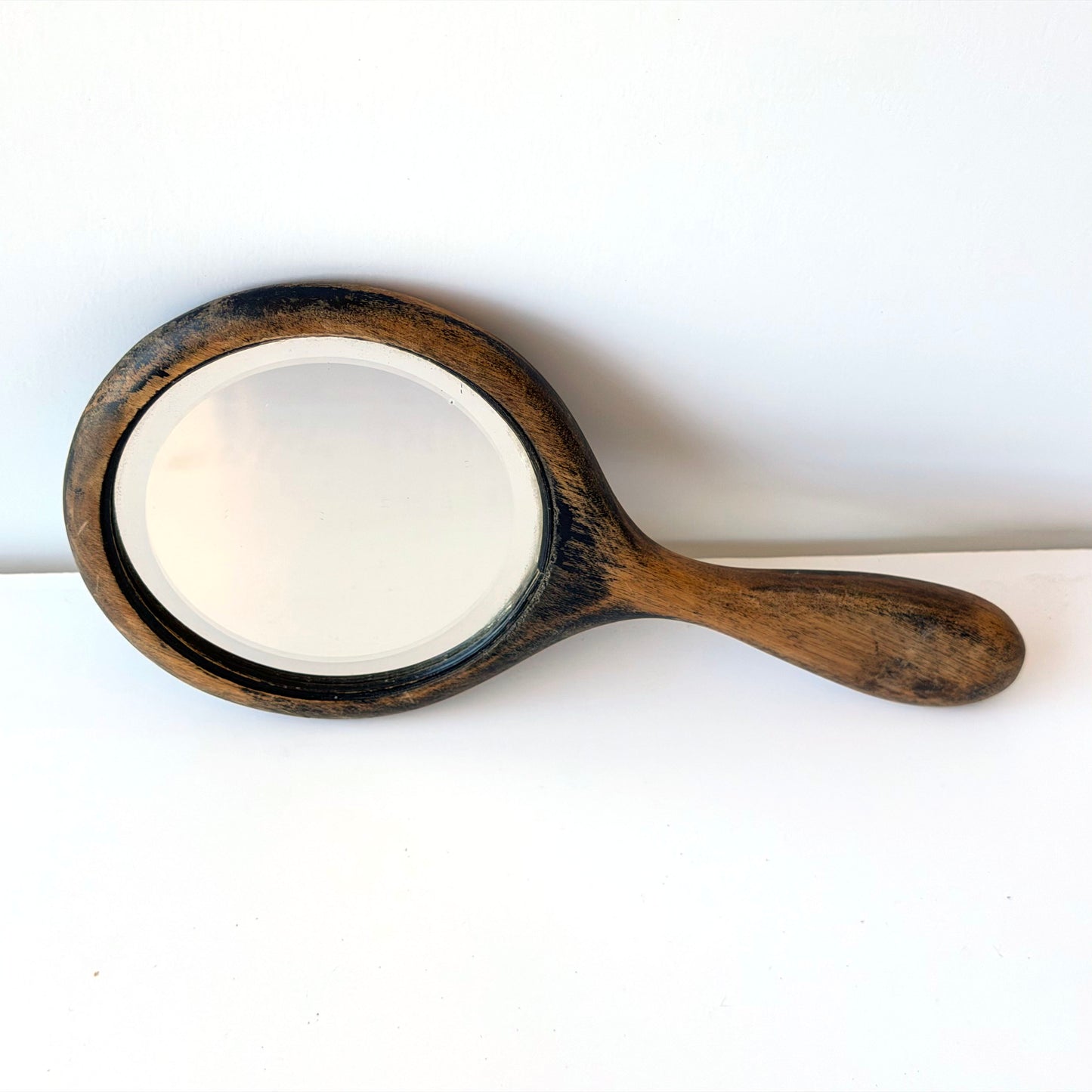 BB054 DISTRESSED WOOD HAND MIRROR