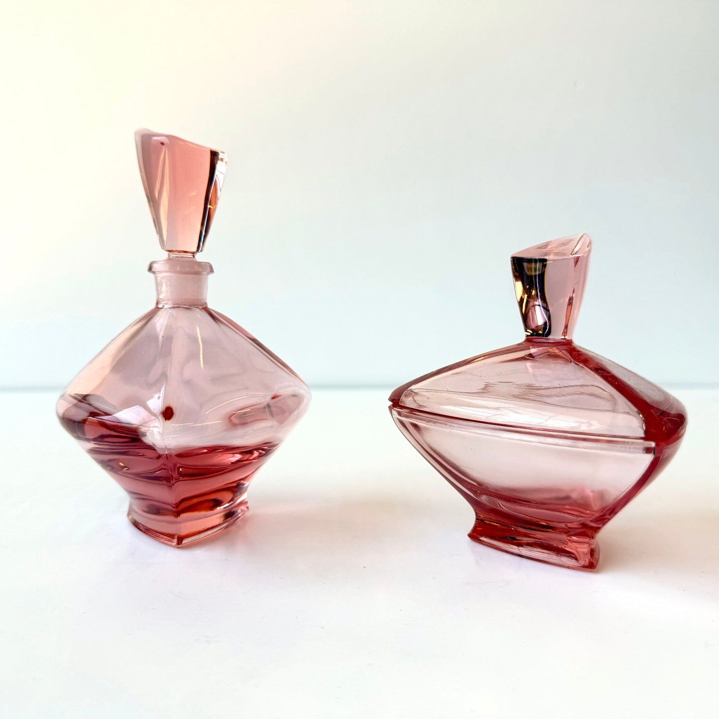 BB055 PINK GLASS VANITY SET