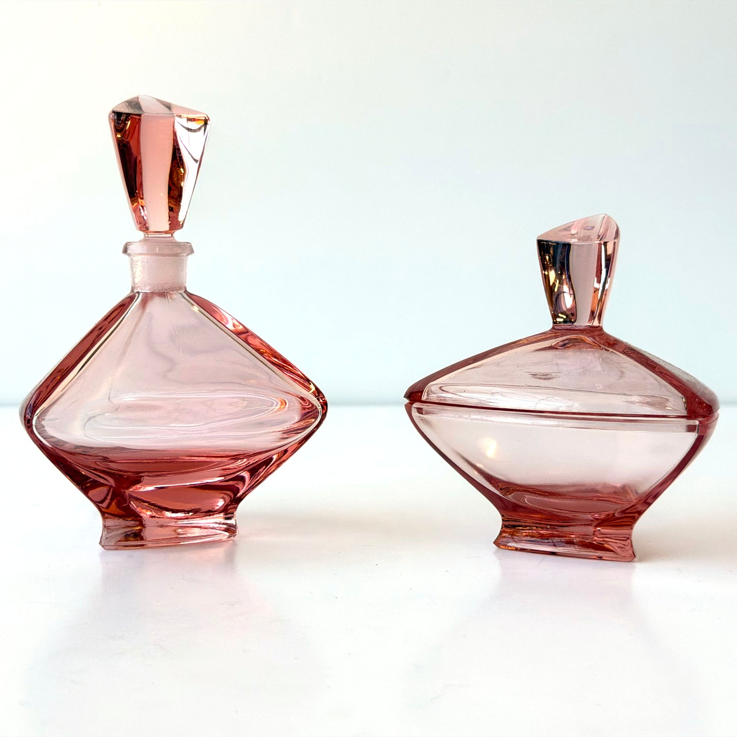 BB055 PINK GLASS VANITY SET