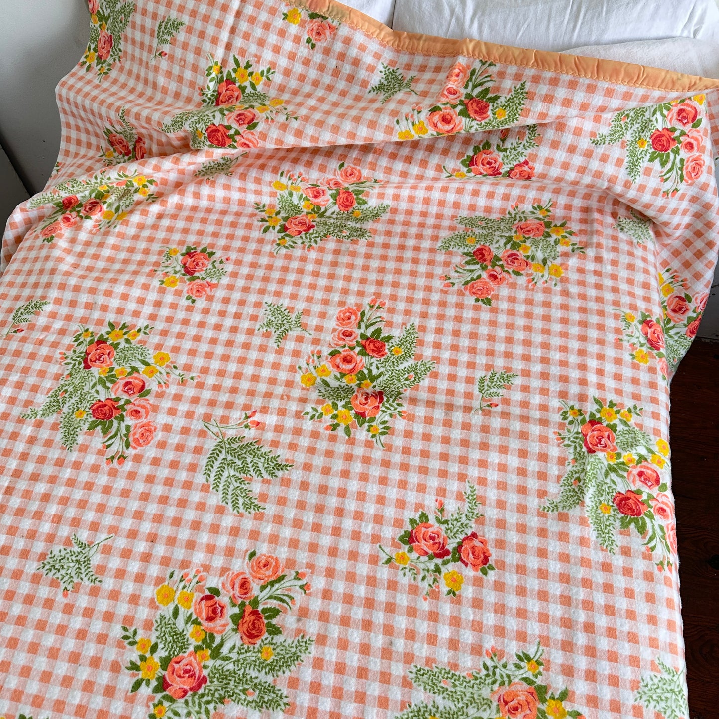 BG008 ORANGE FLORAL FELT COVERLET