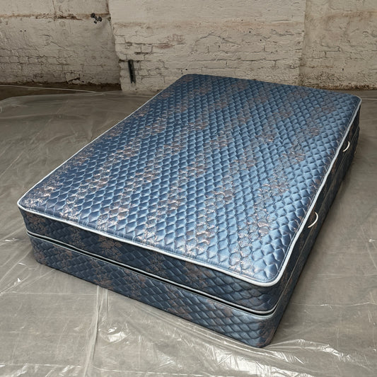 BG010 SHINY BLUE FLORAL MATTRESS AND BOX SPRING (FULL)