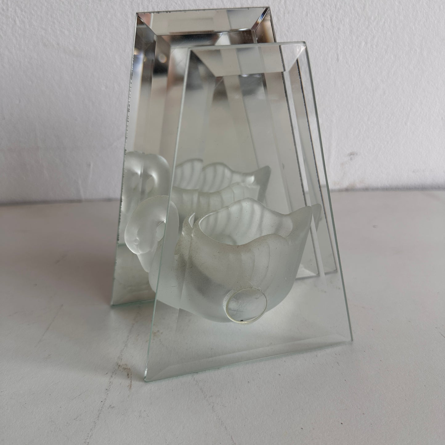 CA002 MIRROR BACKED SWAN VOTIVE HOLDER