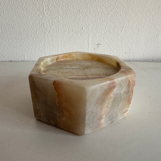 CA004 LOW MARBLE PILAR CANDLE HOLDER