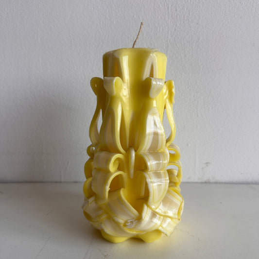 CA007 BERDEGUE YELLOW CARVED CANDLE