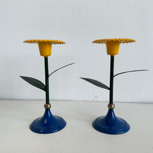 CA031 SET OF 2 METAL FLOWER CANDLE HOLDERS