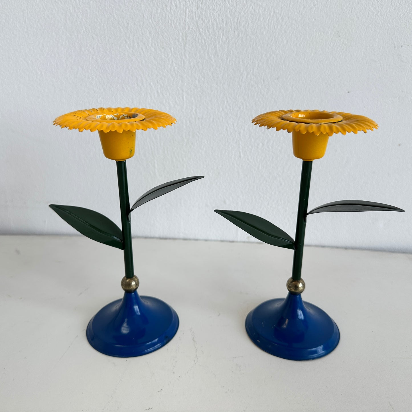 CA031 SET OF 2 METAL FLOWER CANDLE HOLDERS