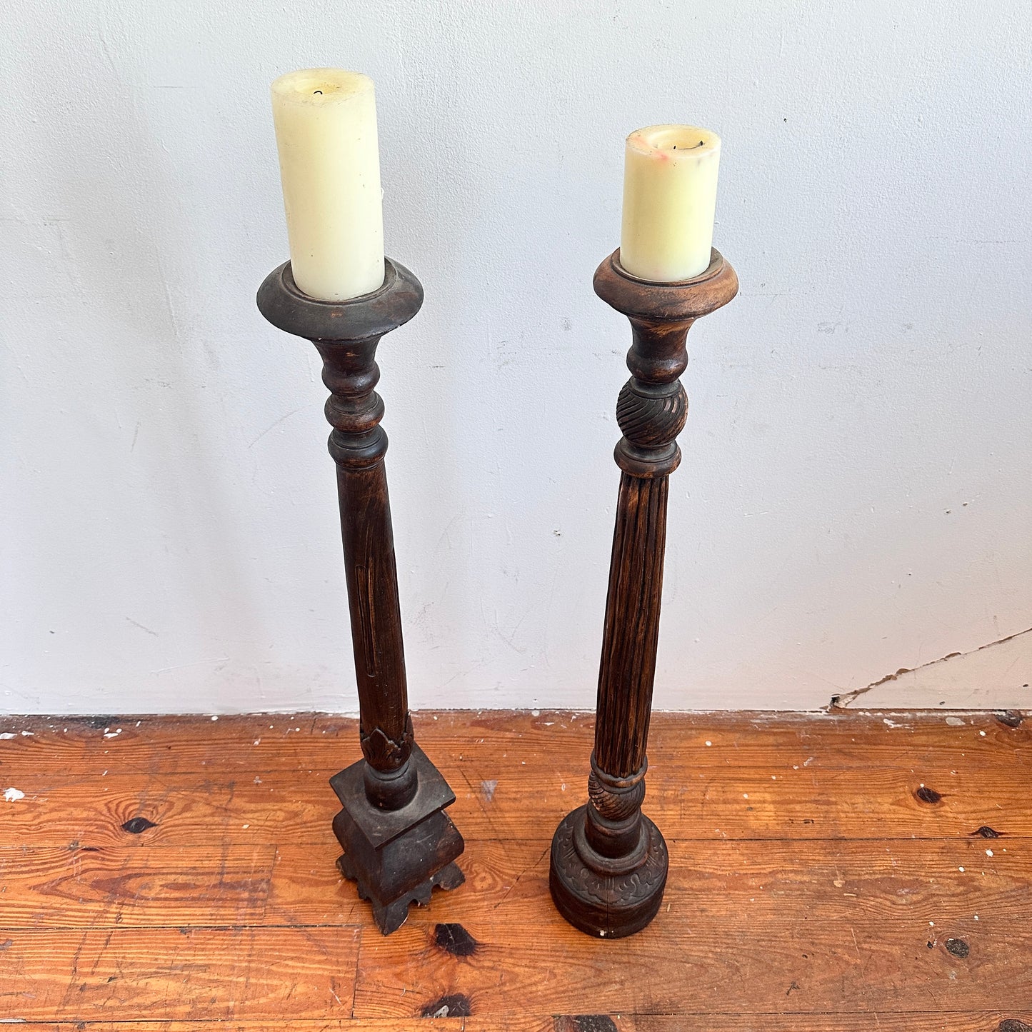CA044 PAIR OF ANTIQUE WOODEN OVERSIZED CANDLE HOLDERS