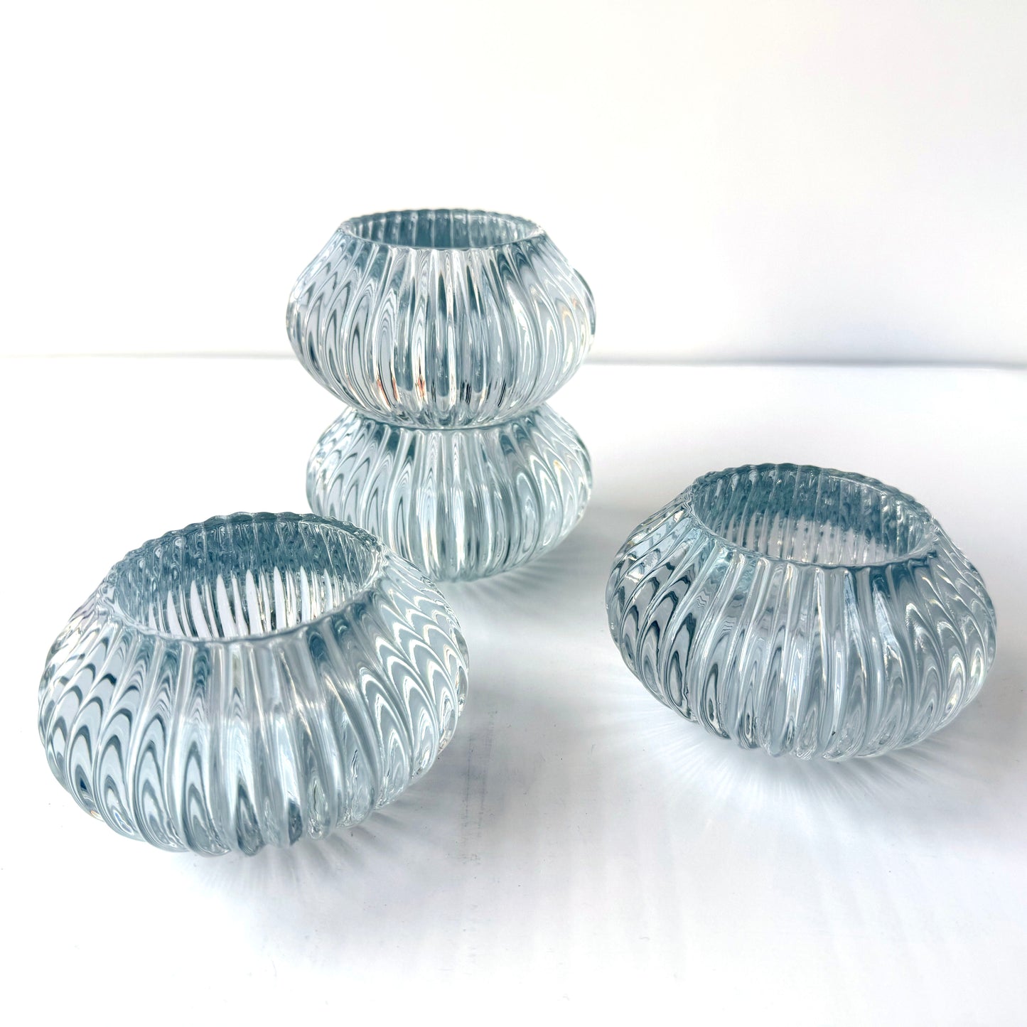 CA046 SET OF 4 PLEATED GLASS VOTIVE CANDLE HOLDERS