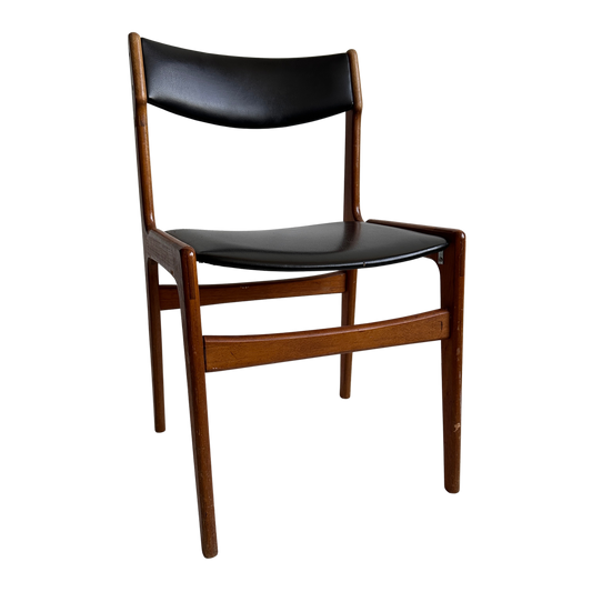 CH005 LIGHTLY DISTRESSED BLACK LEATHER & WOOD CHAIR
