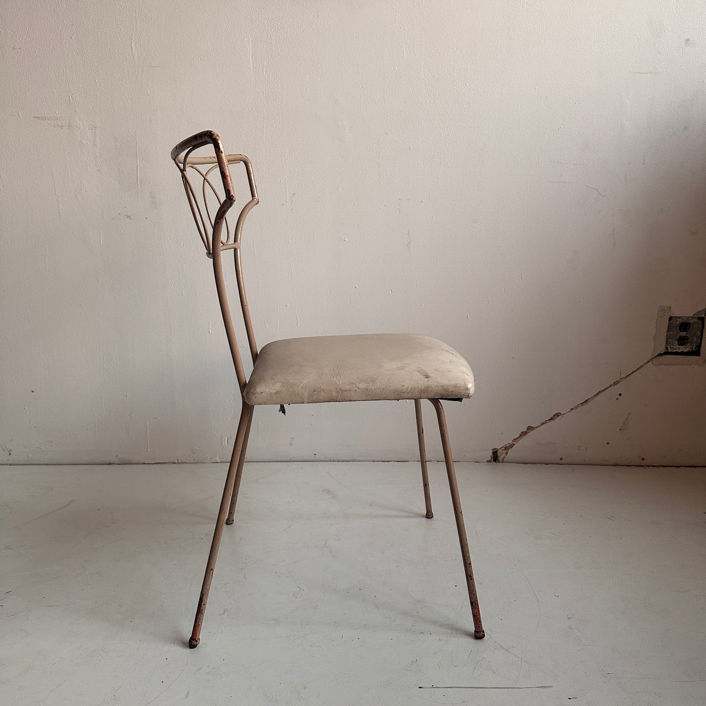 CH004 LONGTAVIA CHAIR