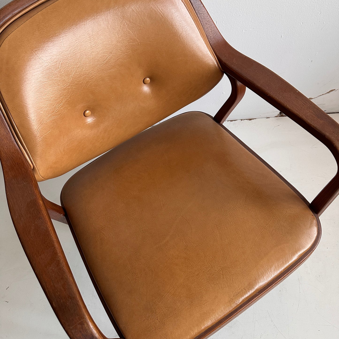 CH012 TAN LEATHER AND WOOD ARMCHAIRS