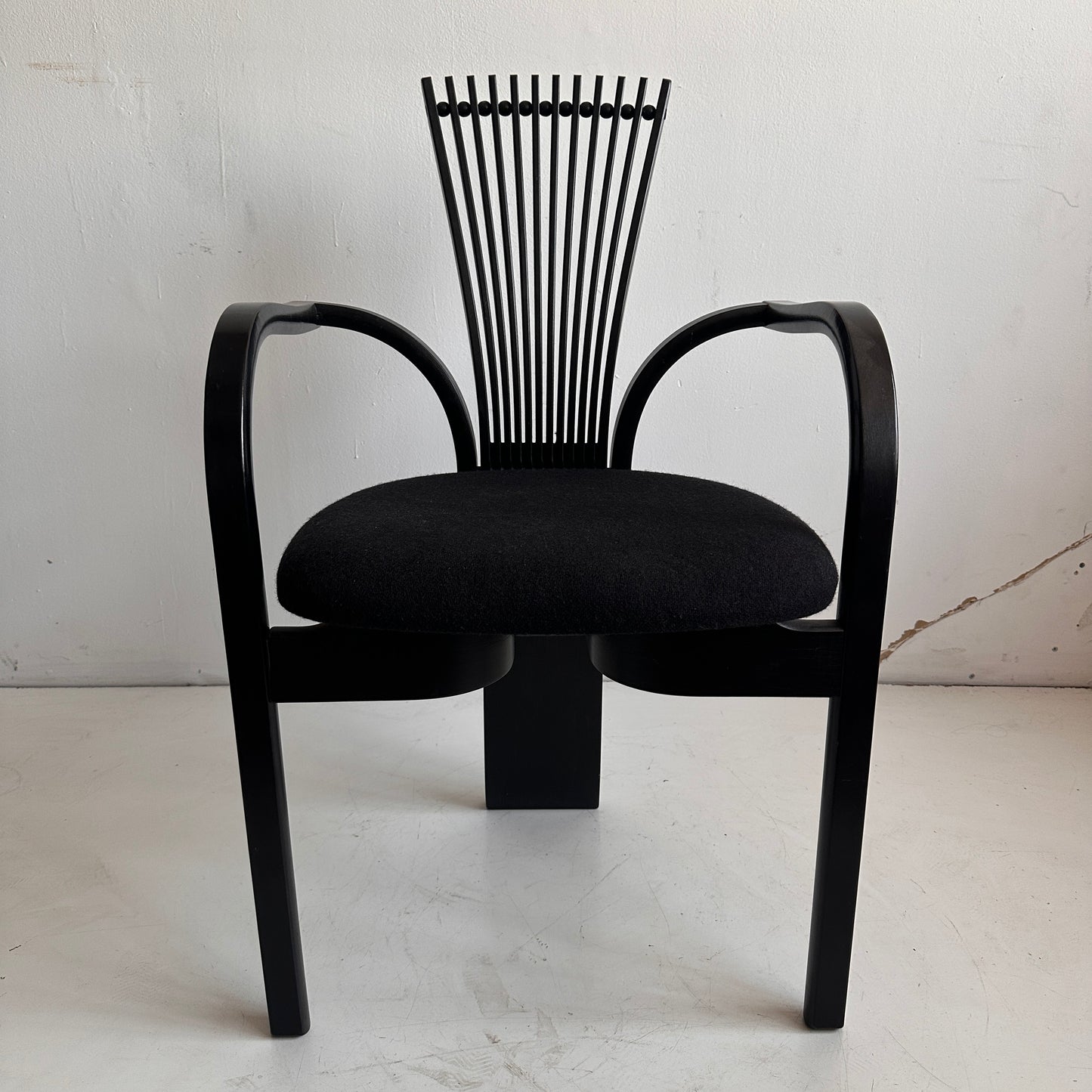 CH013 NORWEGIAN DESIGN BLACK WOOL BENTWOOD CHAIRS