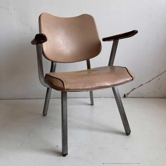 CH041 DISTRESSED 1960'S STREAMLINE ROYAL ARMCHAIR