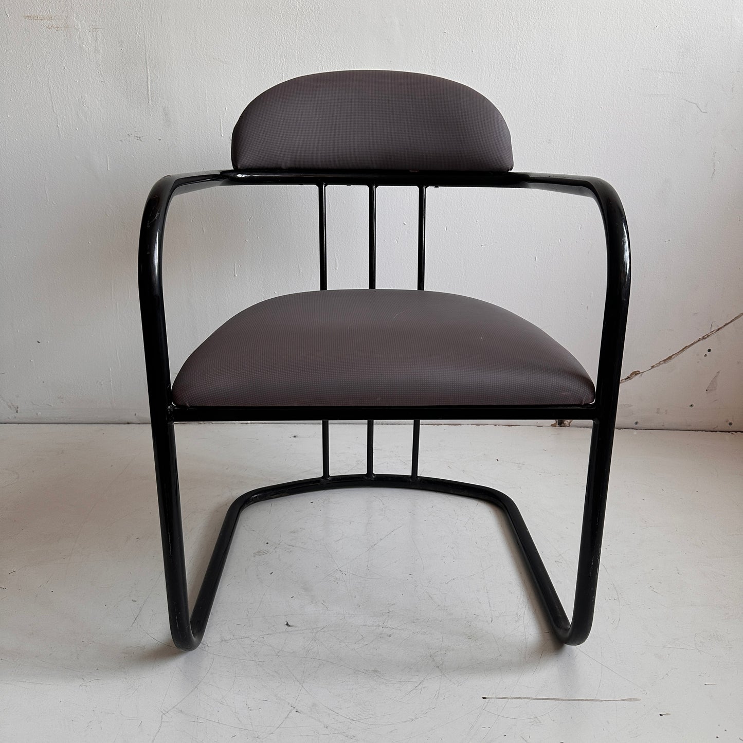 CH045 GREY & BLACK TUBULAR ARMCHAIR