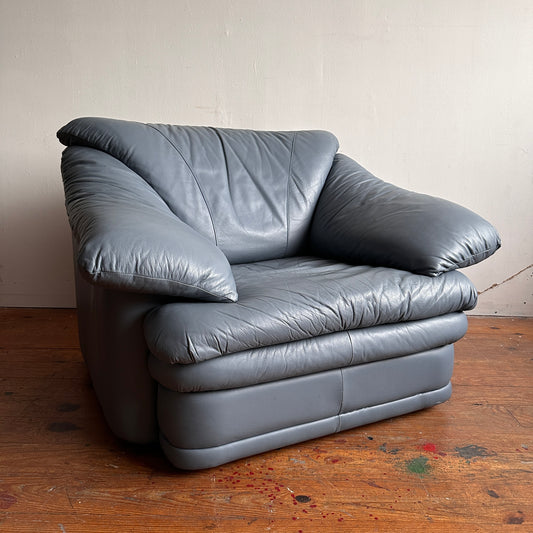 CH052 ITALIAN BLUE LEATHER LOUNGE CHAIR WITH OTTOMAN