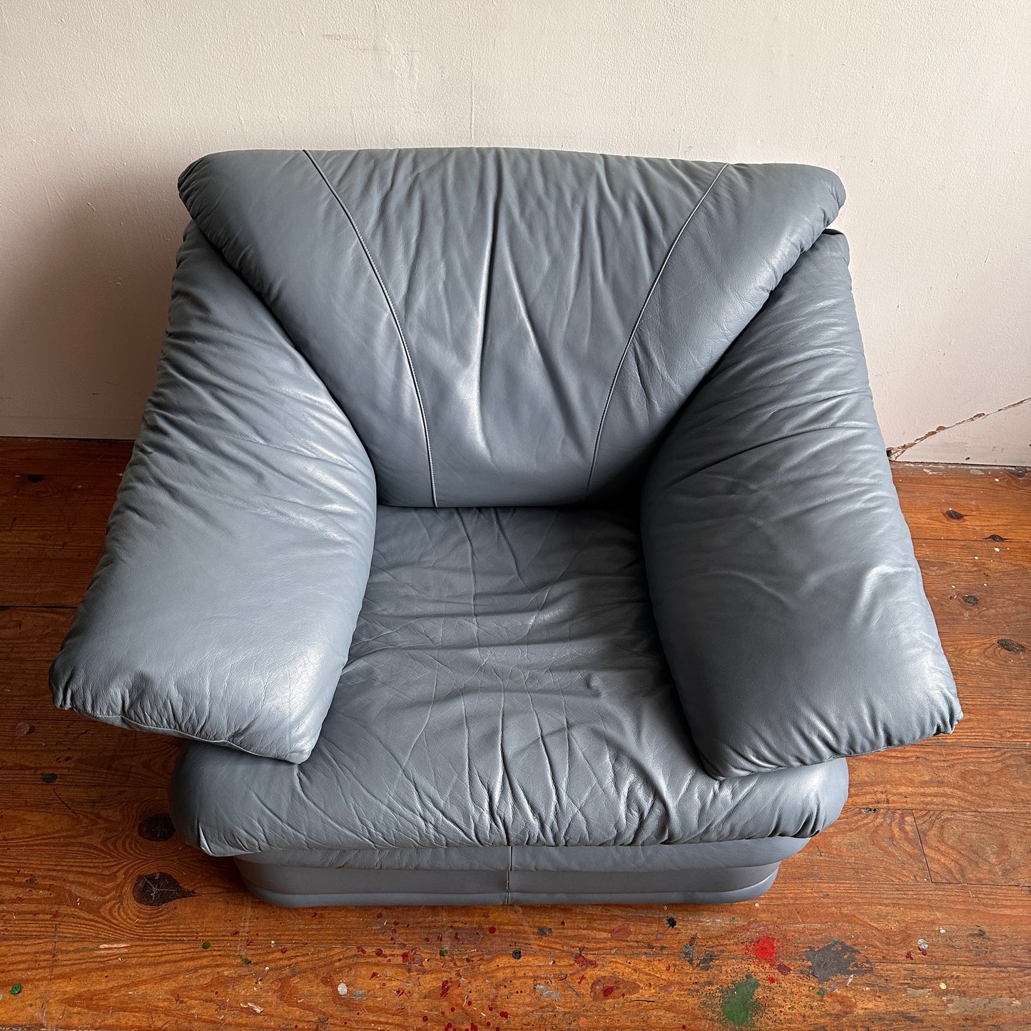 CH052 ITALIAN BLUE LEATHER LOUNGE CHAIR WITH OTTOMAN