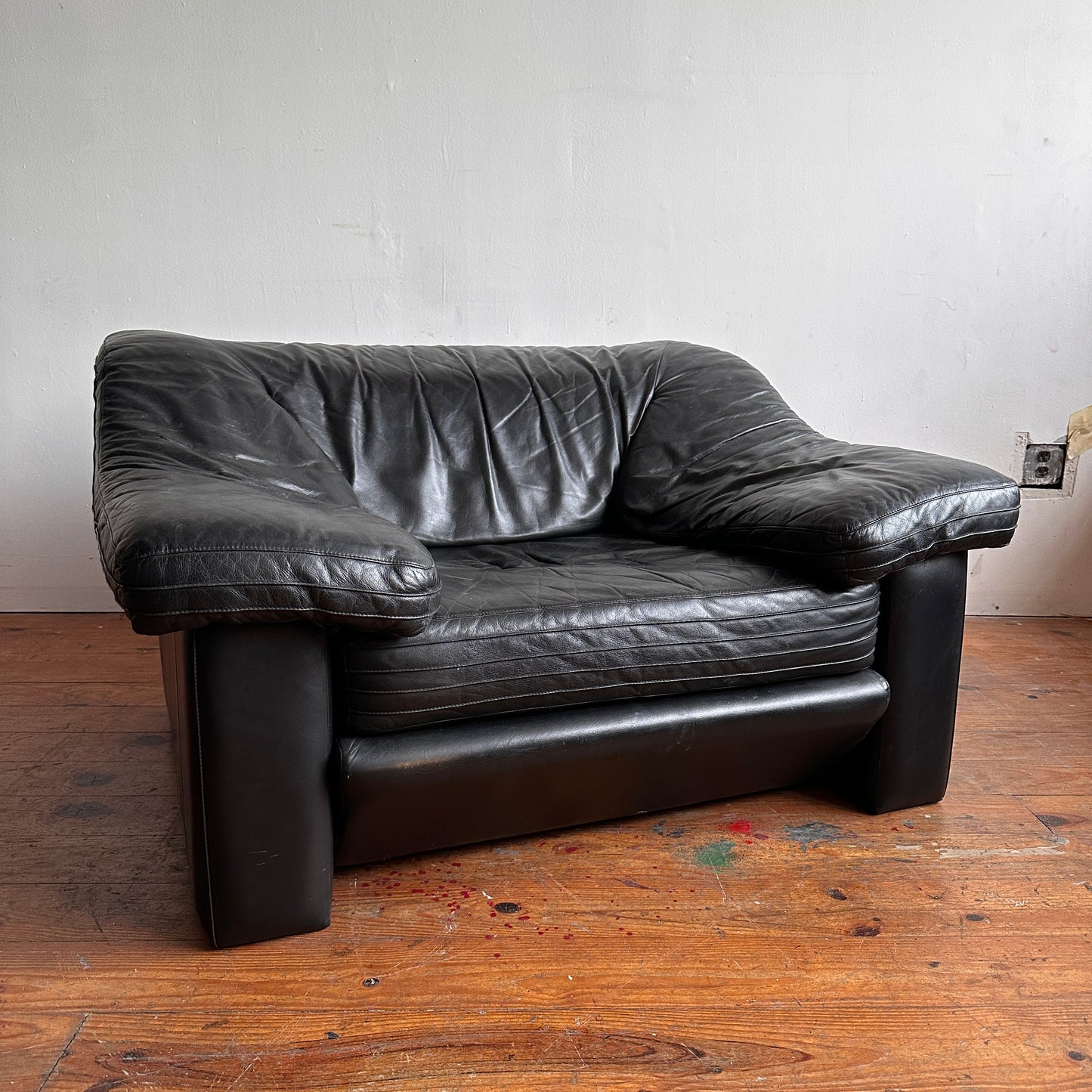 CH053 ITALIAN BLACK LEATHER ADJUSTABLE LOUNGE CHAIR WITH OTTOMAN