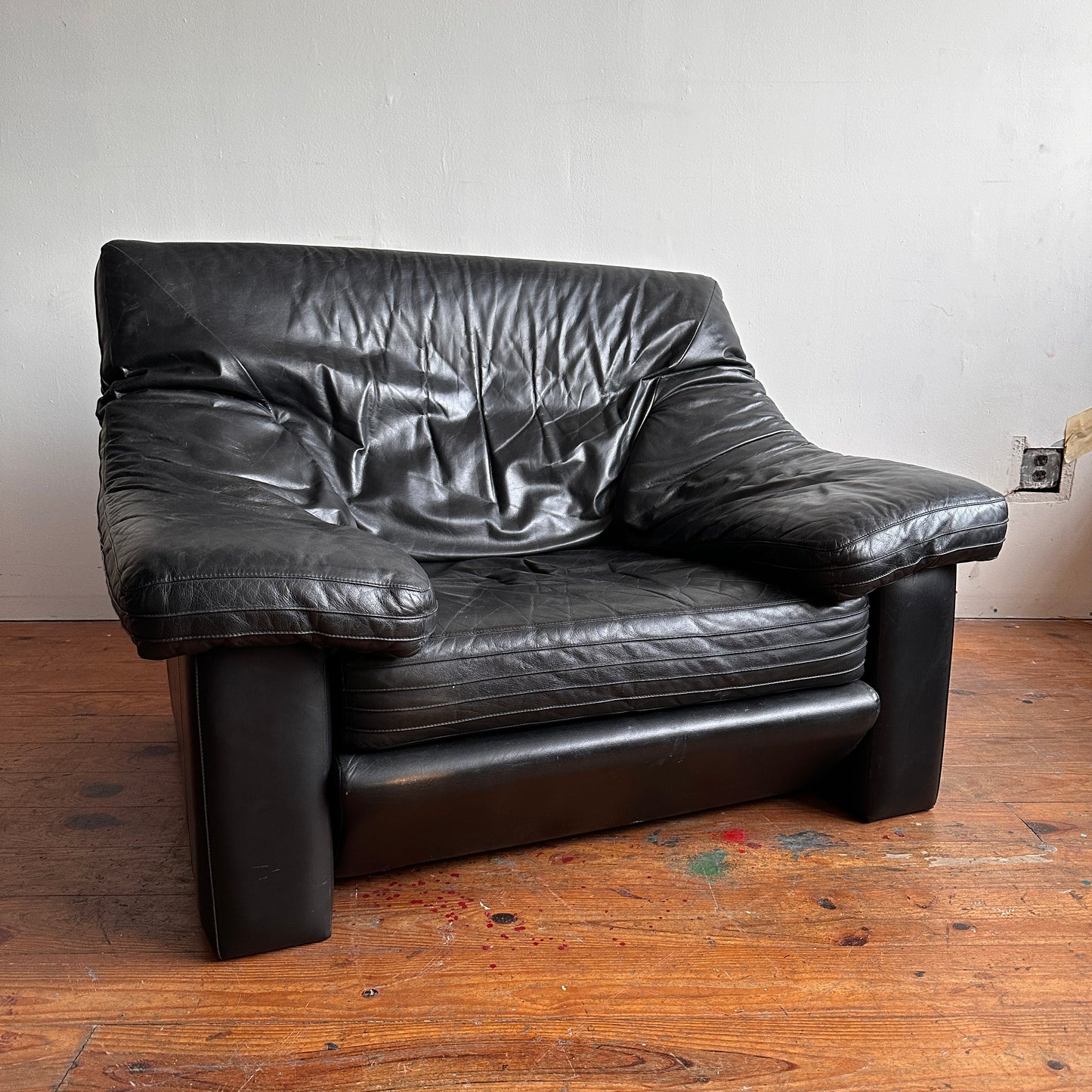 CH053 ITALIAN BLACK LEATHER ADJUSTABLE LOUNGE CHAIR WITH OTTOMAN