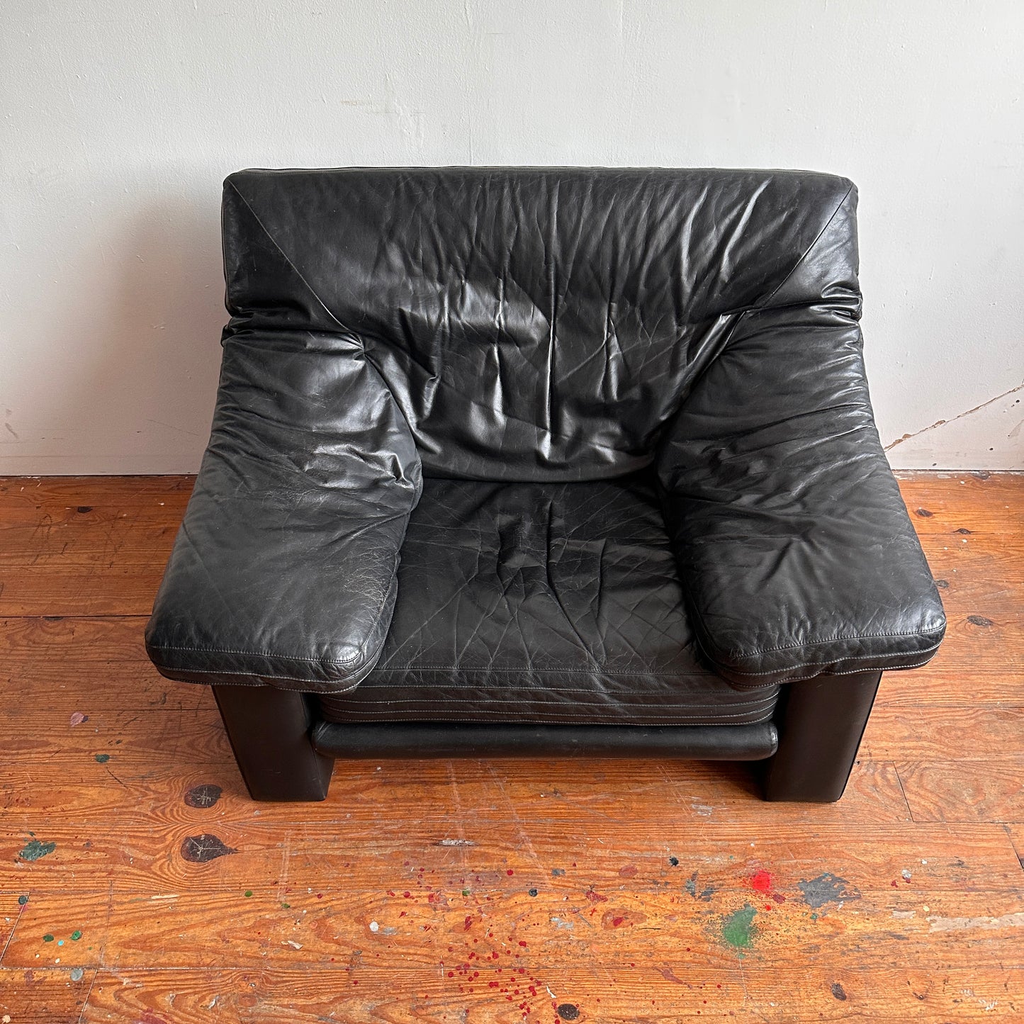 CH053 ITALIAN BLACK LEATHER ADJUSTABLE LOUNGE CHAIR WITH OTTOMAN