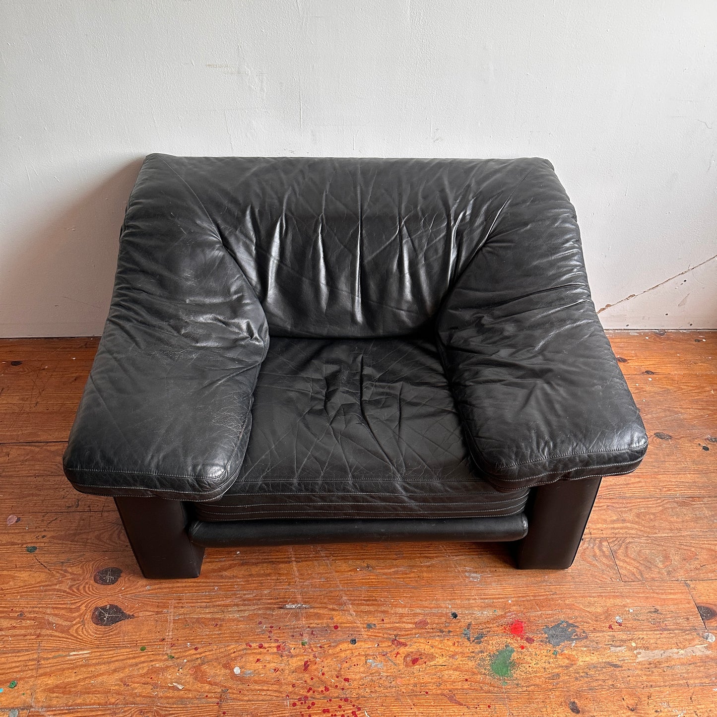 CH053 ITALIAN BLACK LEATHER ADJUSTABLE LOUNGE CHAIR WITH OTTOMAN