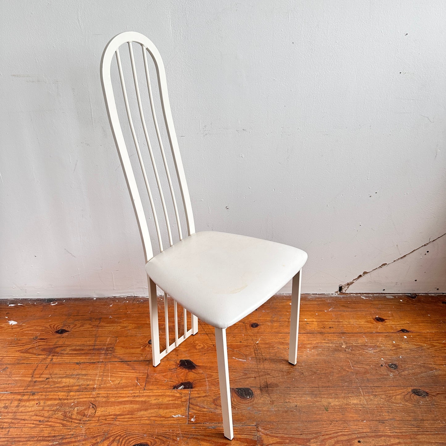 CH060 WHITE AMISCO DINING CHAIR