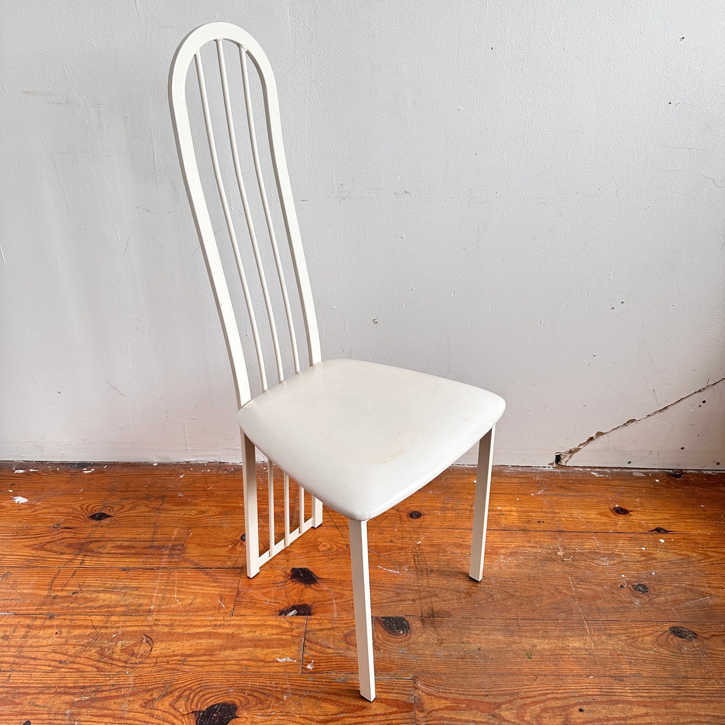 CH060 WHITE AMISCO DINING CHAIR