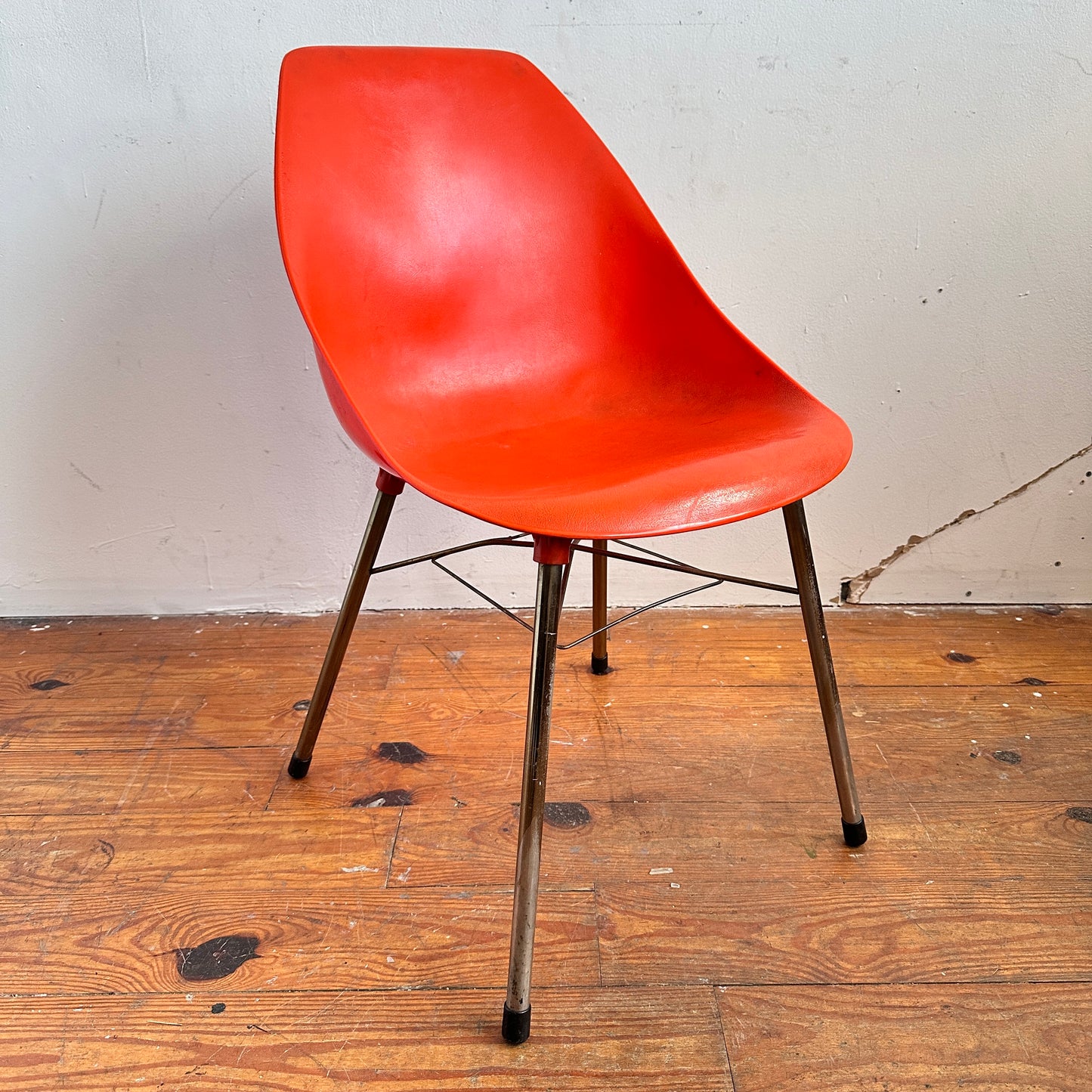 CH063 ORANGE PLASTIC CHAIR
