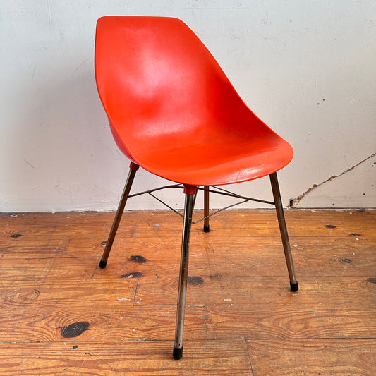 CH063 ORANGE PLASTIC CHAIR