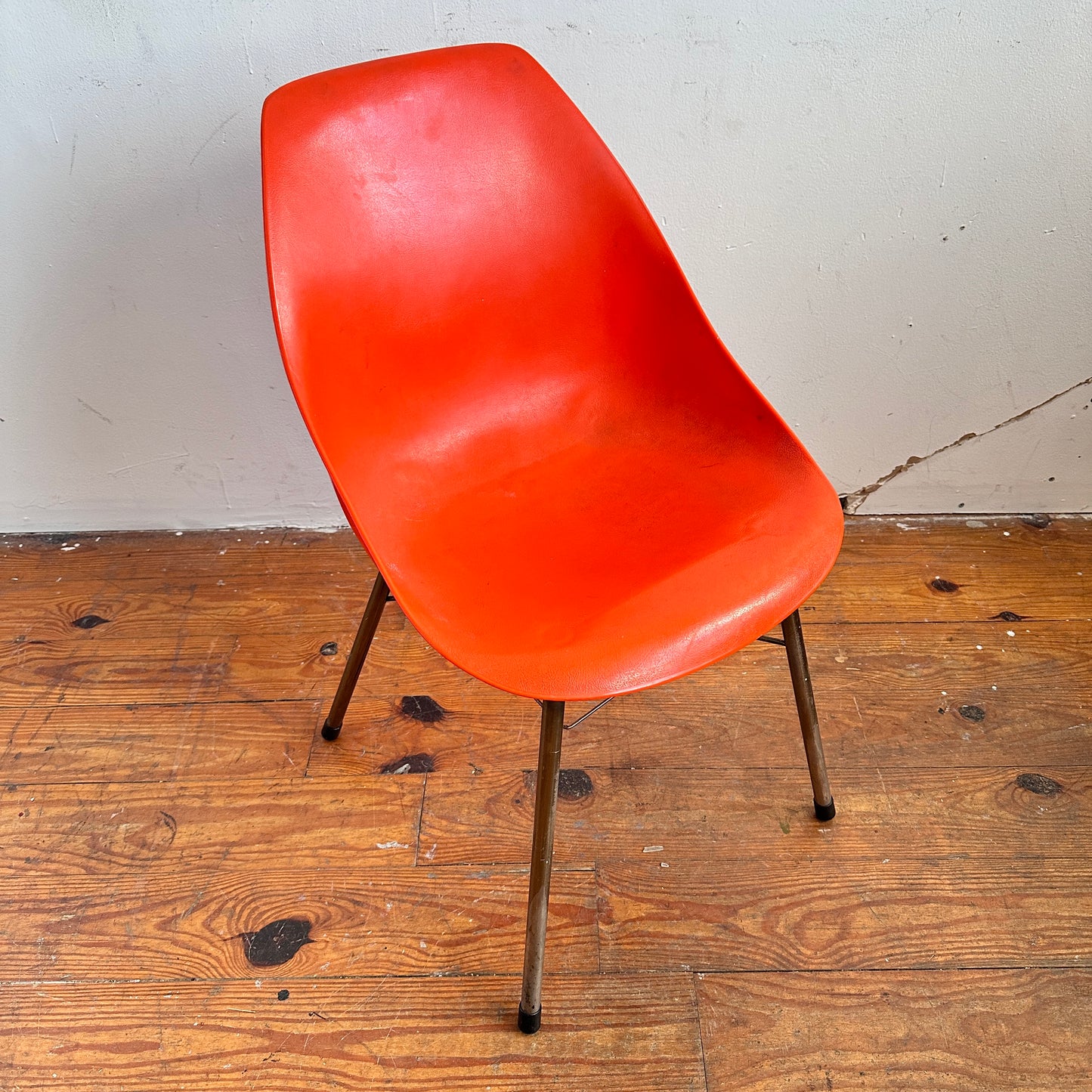 CH063 ORANGE PLASTIC CHAIR