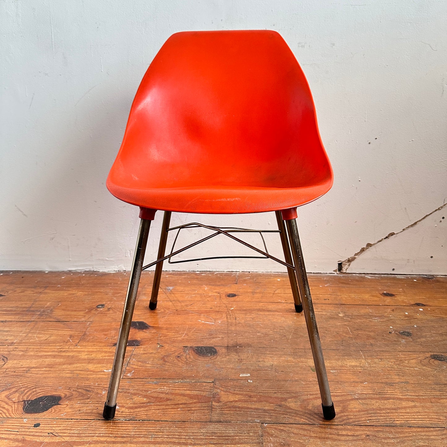 CH063 ORANGE PLASTIC CHAIR