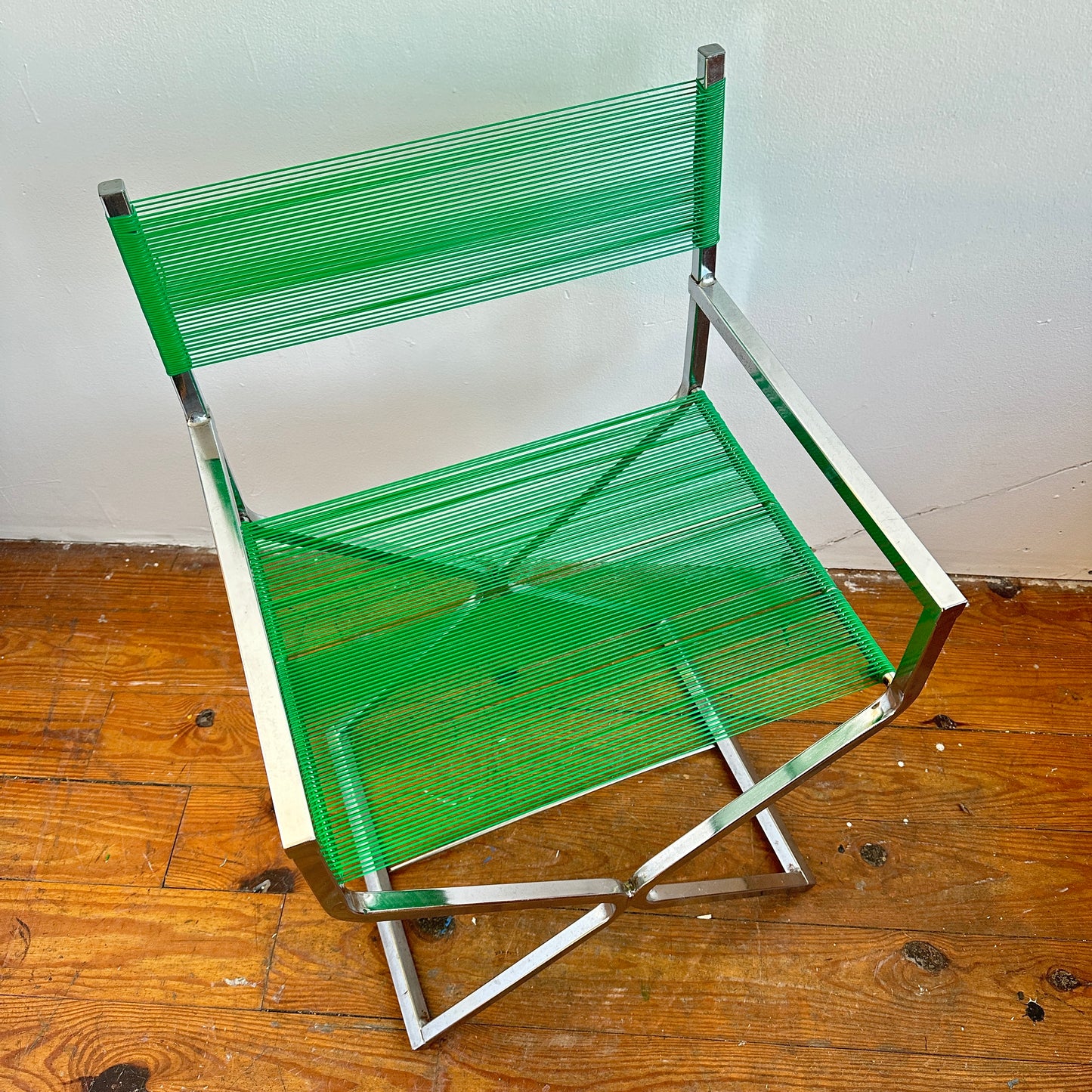 CH068 CHROME AND GREEN RUBBER BAND CHAIR
