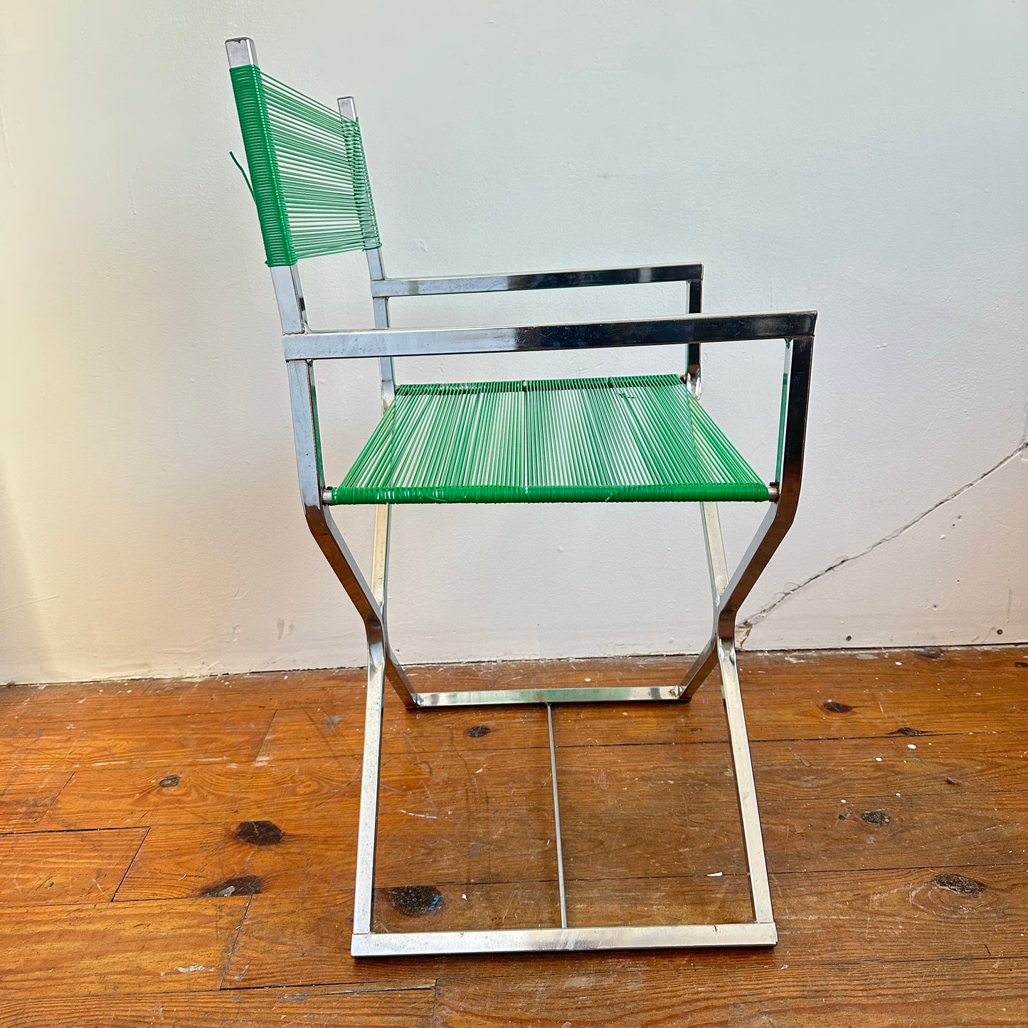 CH068 CHROME AND GREEN RUBBER BAND CHAIR