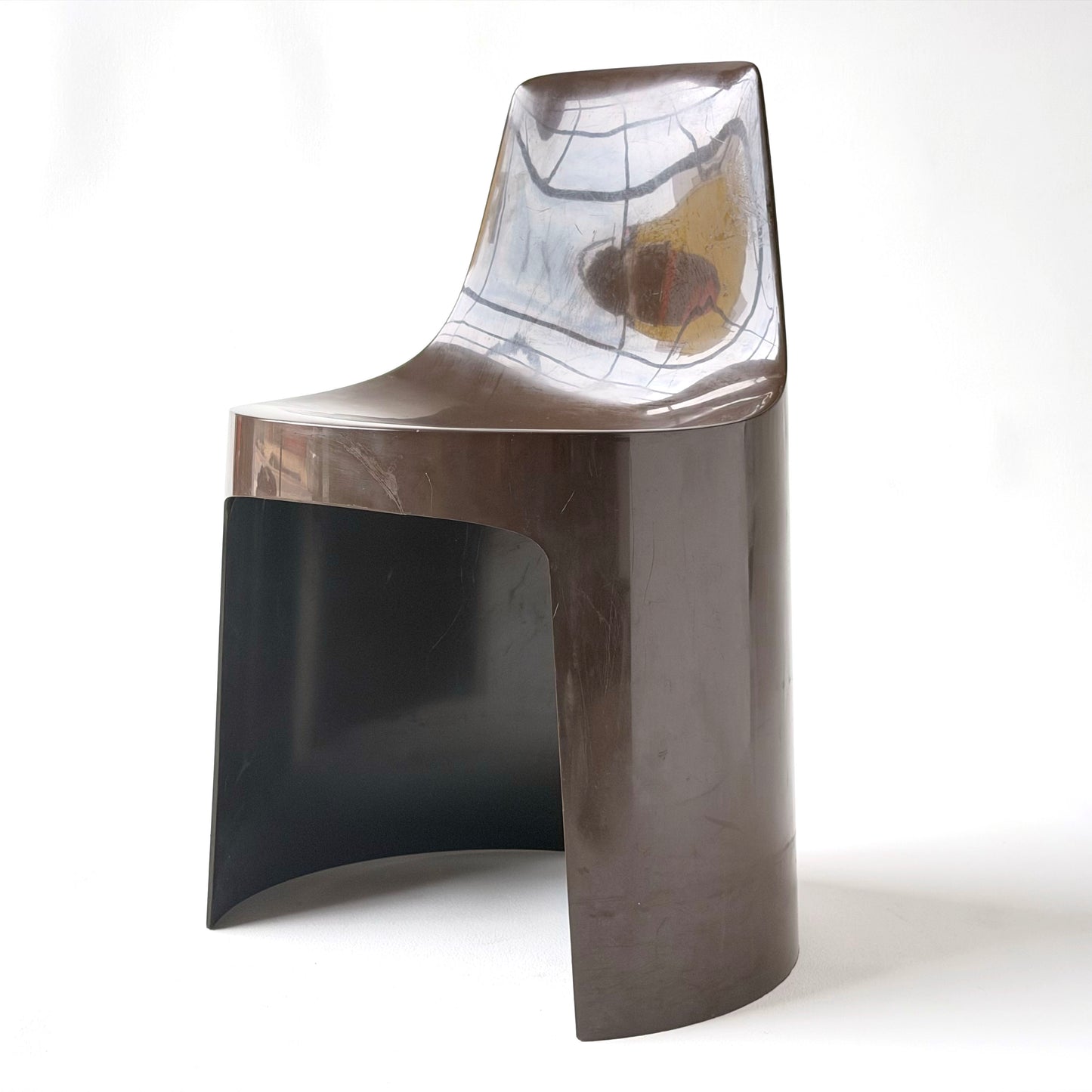 CH080 DISTRESSED BROWN PLASTIC CHAIR