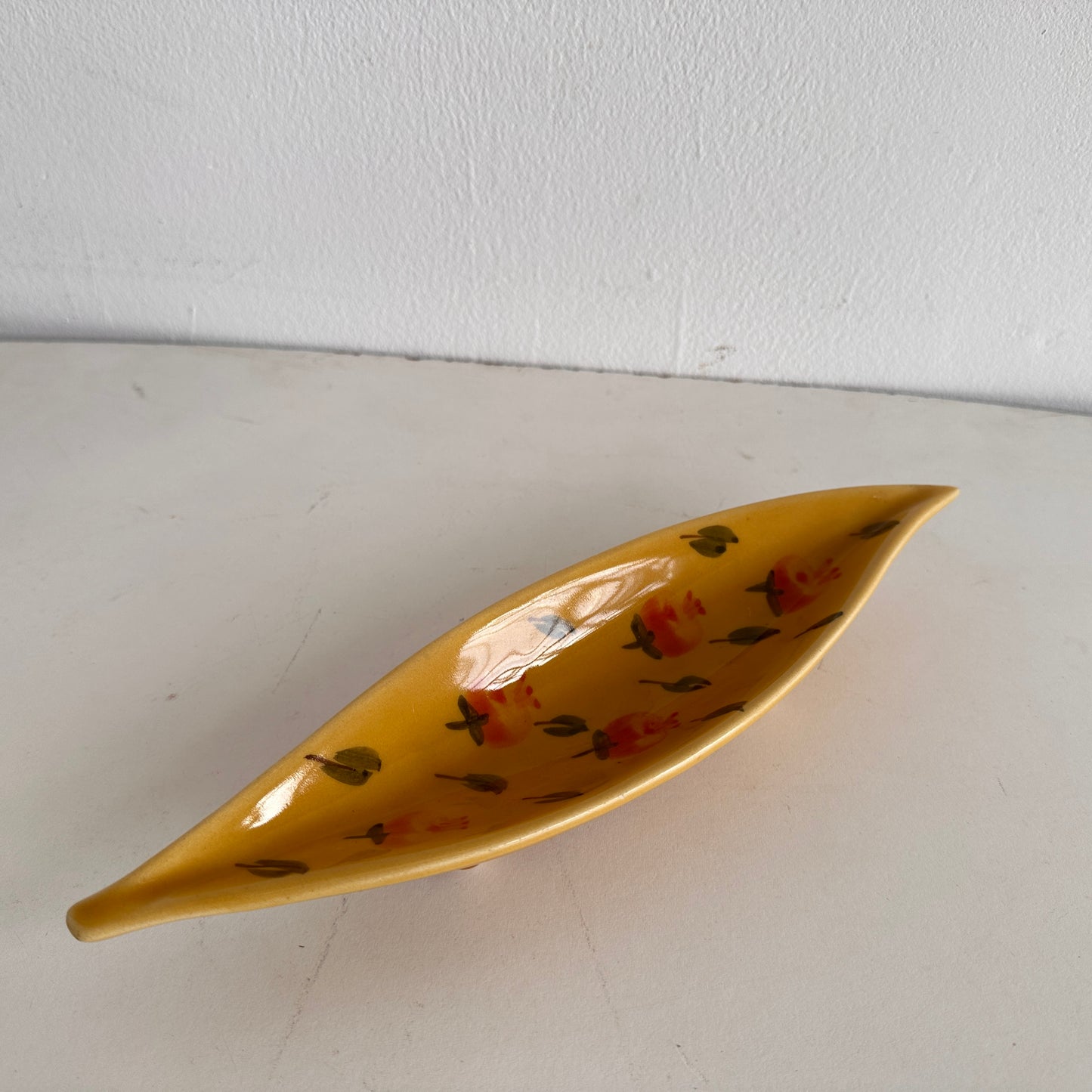 CT013 YELLOW CERAMIC CATCHALL WITH ORANGE FLOWERS