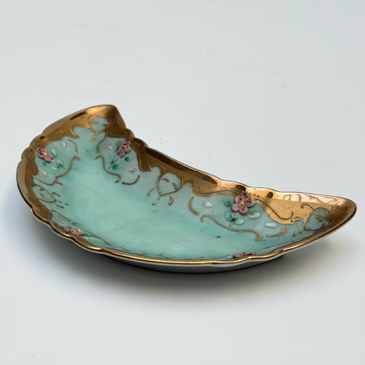 CT033 BABY BLUE AND GOLD CRESCENT BONE DISH