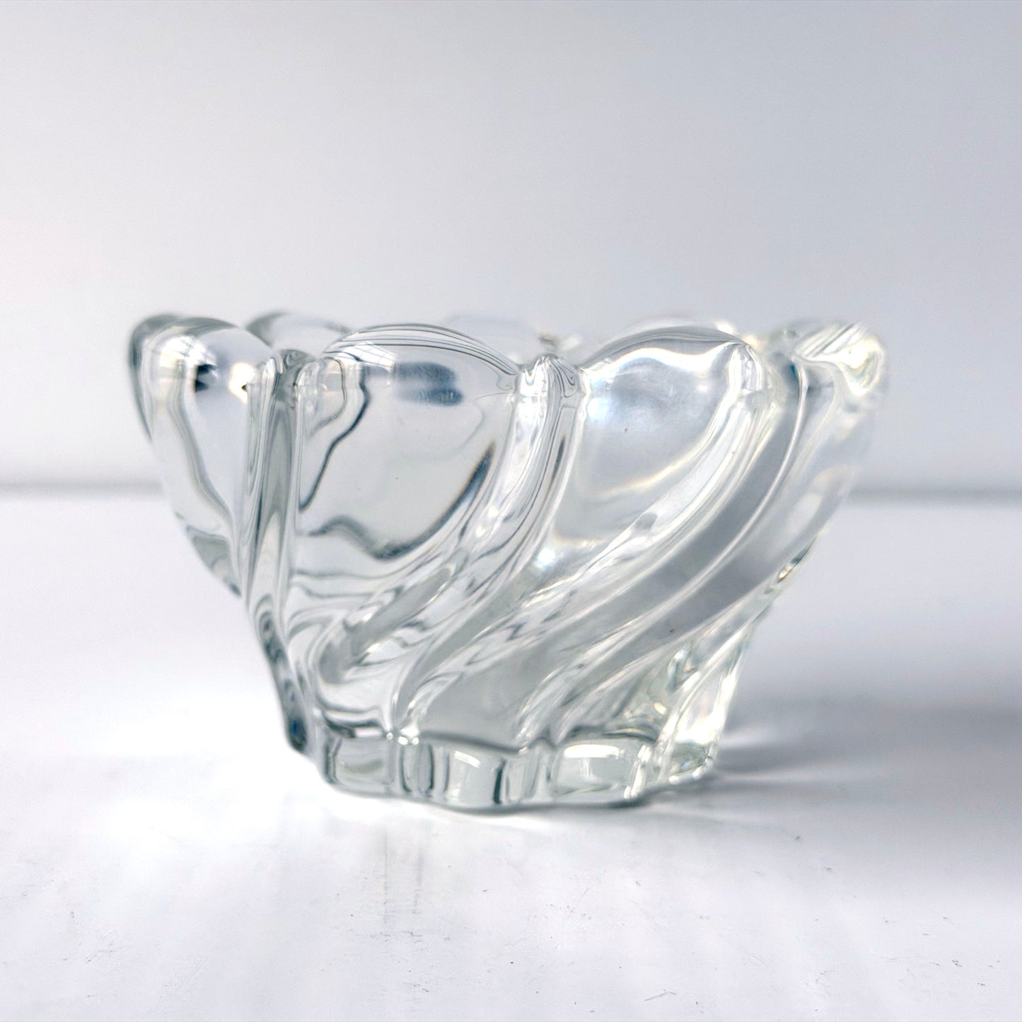 CT034 SMALL GLASS SWIRL BOWL