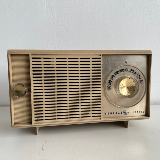 EL039 TAN GE RADIO