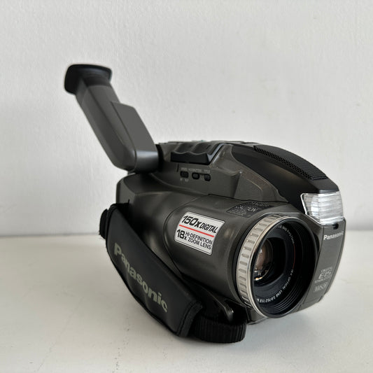 EL041 PANASONIC PALMCORDER VHSC VIDEO CAMERA
