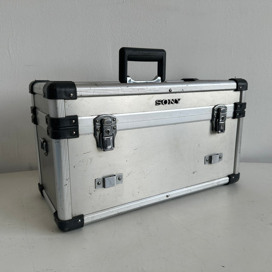 EL046 SONY SILVER HARD CASE