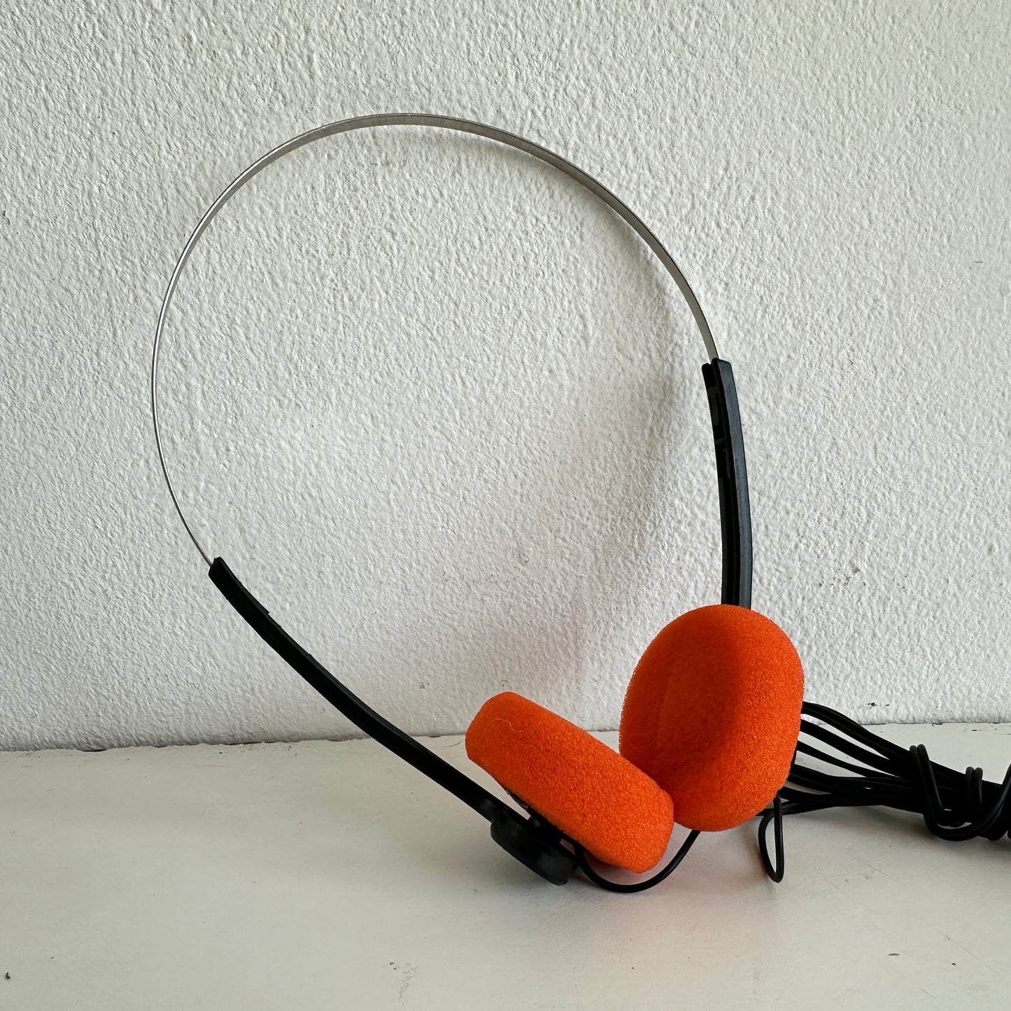 EL051 ORANGE FOAM HEADPHONES