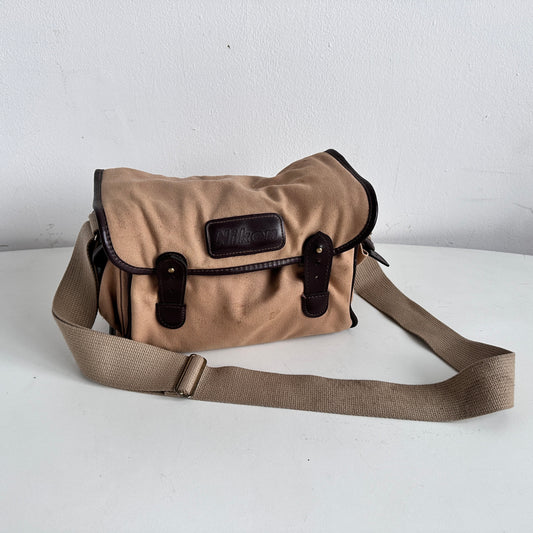 EL056 NIKON TAN CAMERA BAG