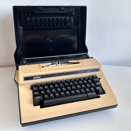 EL073 BROTHER CORRECT O RITER ELECTRIC TYPEWRITER