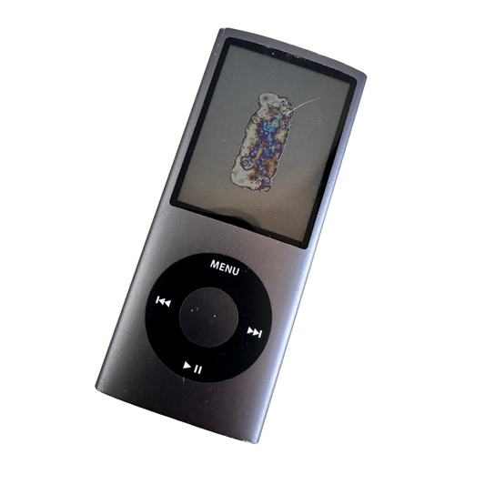 EL075 DAMAGED BUT WORKING IPOD NANO
