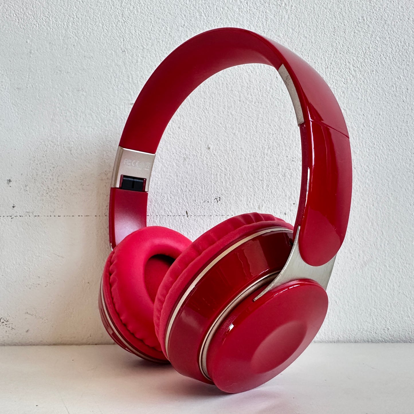 EL076 RED ACRYLIC WIRELESS HEADPHONES