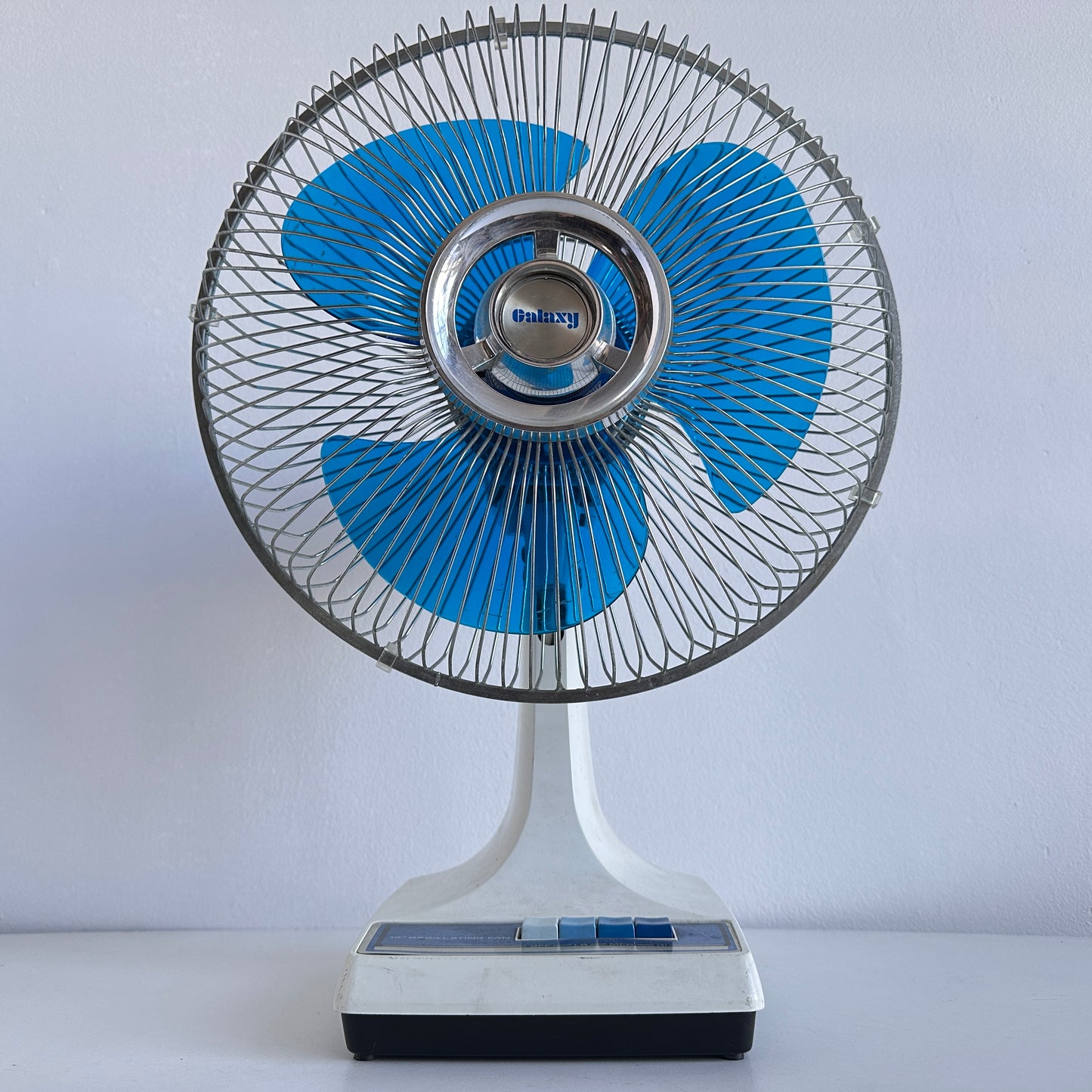 EL088 VINTAGE GALAXY BLUE FAN