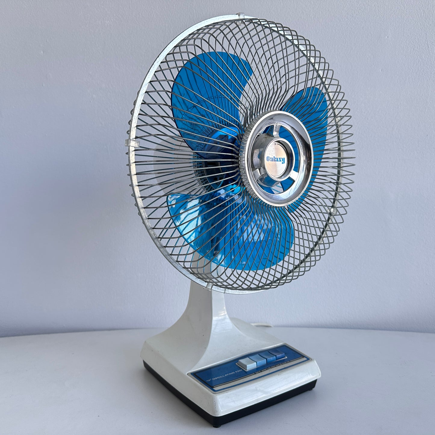 EL088 VINTAGE GALAXY BLUE FAN
