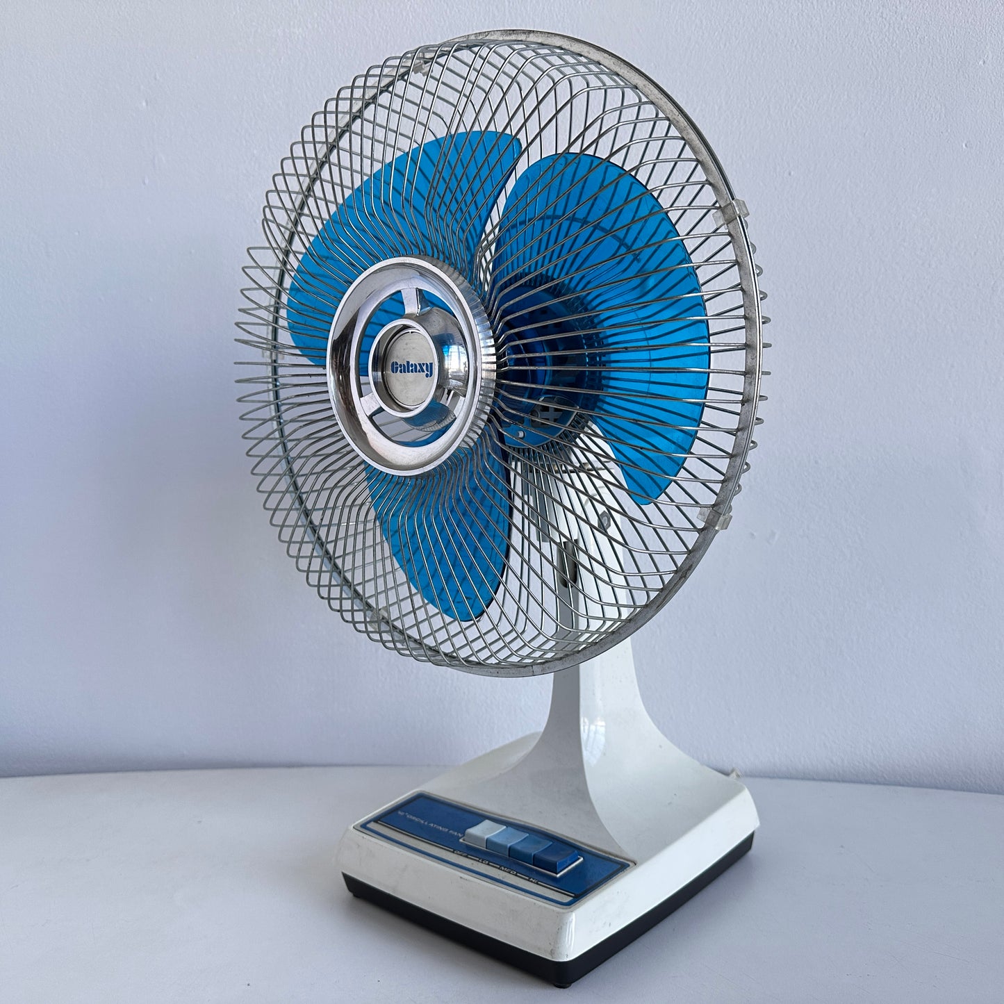 EL088 VINTAGE GALAXY BLUE FAN
